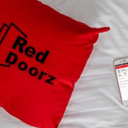 יוגיאקרטה Reddoorz Premium Near Sleman City Hall מראה חיצוני תמונה
