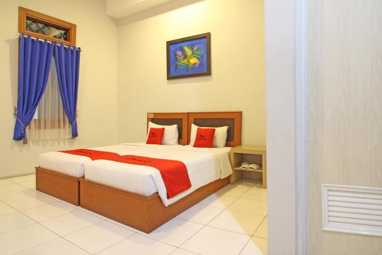 יוגיאקרטה Reddoorz Premium Near Sleman City Hall מראה חיצוני תמונה